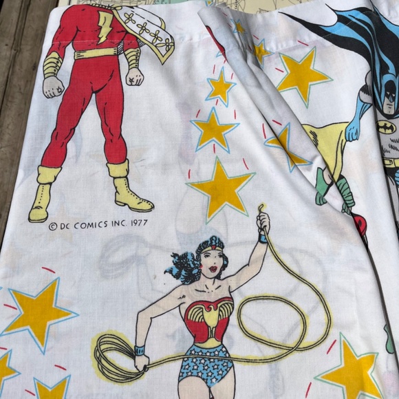 Vintage 1977 DC Comic Hero Graphic Flat Sheet - Picture 4 of 7